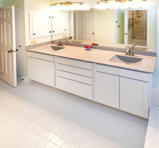 45 Oak Meadow Road, Evansville, IN 47725