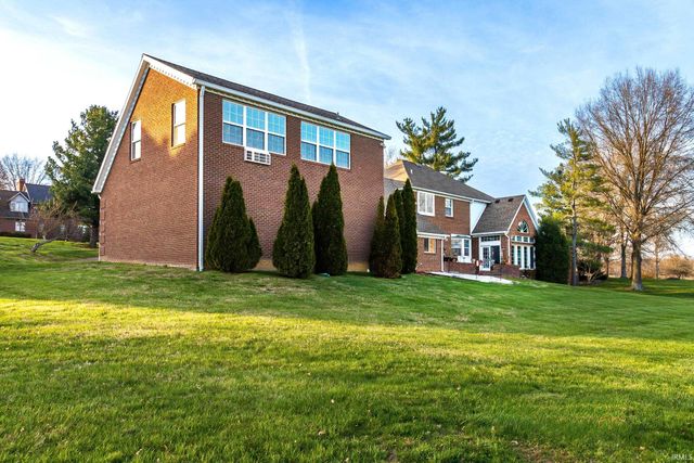 45 Oak Meadow Road, Evansville, IN 47725