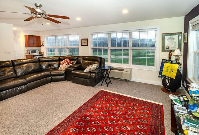 45 Oak Meadow Road, Evansville, IN 47725