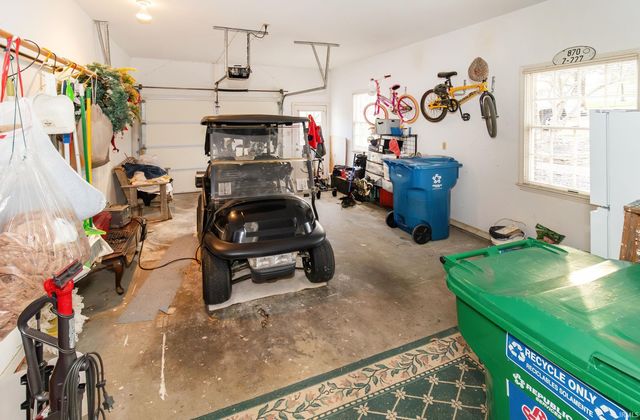 45 Oak Meadow Road, Evansville, IN 47725