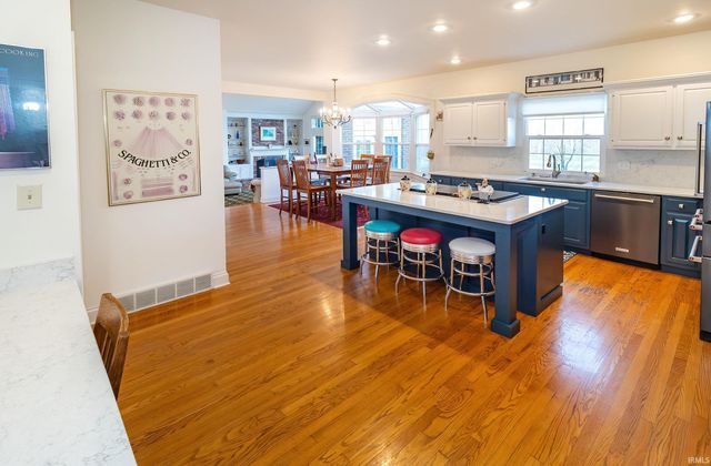 45 Oak Meadow Road, Evansville, IN 47725