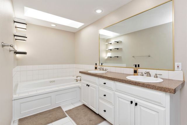 2514 135th Street, Urbandale, IA 50323