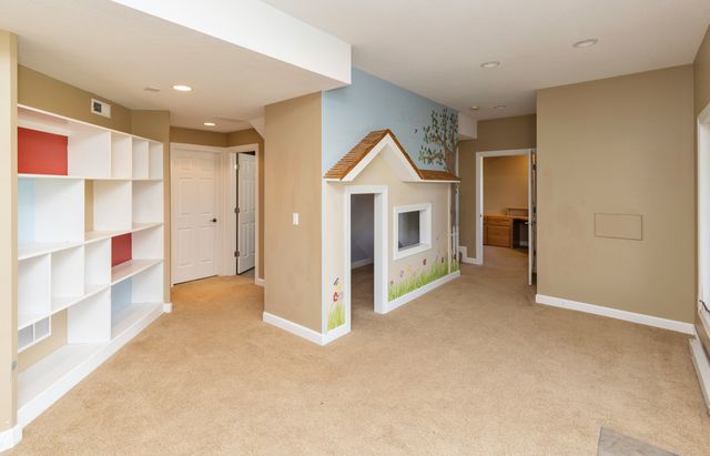 2514 135th Street, Urbandale, IA 50323