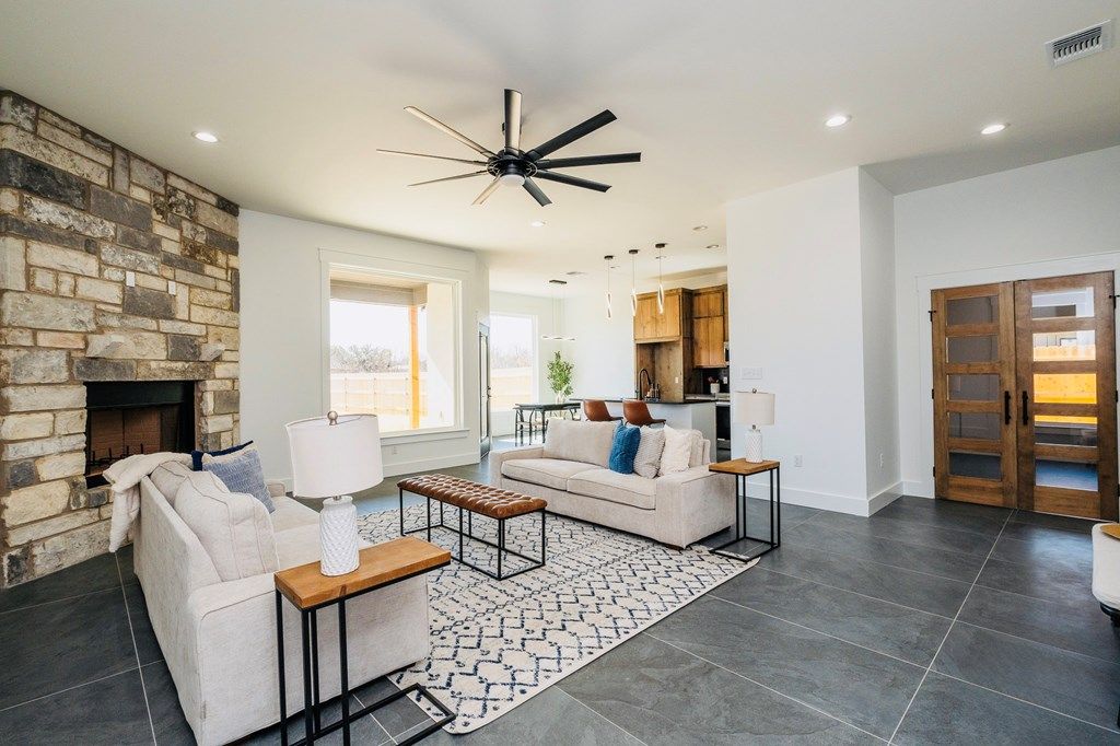 Image 3 of property listing at 5717 Melrose Ave, San Angelo, TX 76901