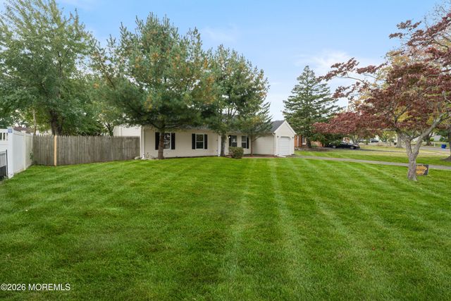 1093 Eaglehurst Road, Toms River, NJ 08753