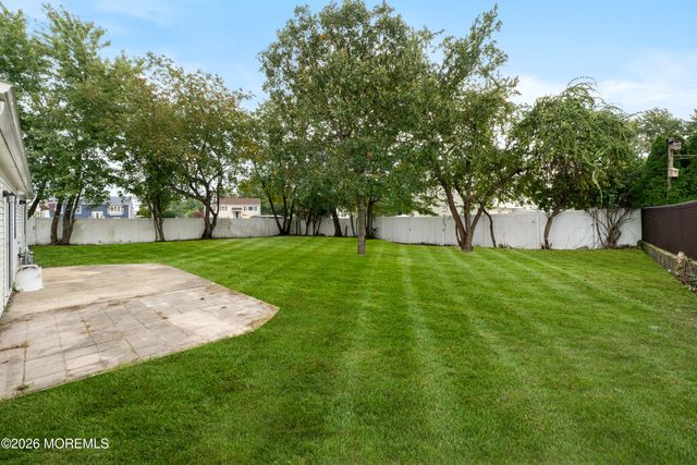 1093 Eaglehurst Road, Toms River, NJ 08753