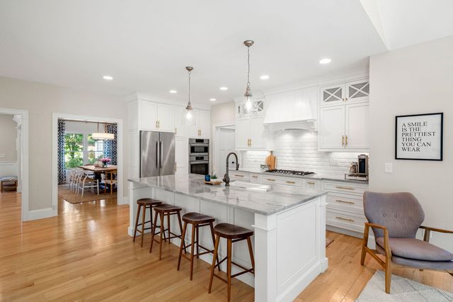 32 Settlers Court, Bedford, NH 03110