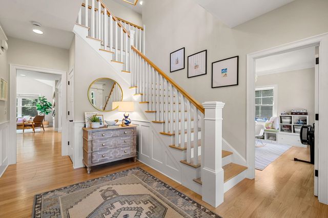 32 Settlers Court, Bedford, NH 03110