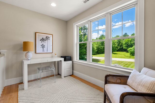 32 Settlers Court, Bedford, NH 03110