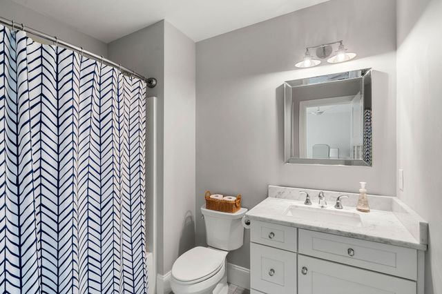 32 Settlers Court, Bedford, NH 03110