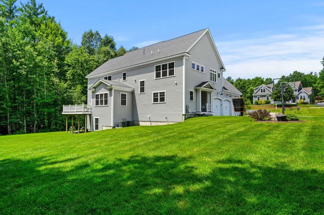 32 Settlers Court, Bedford, NH 03110