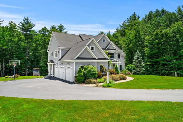 32 Settlers Court, Bedford, NH 03110