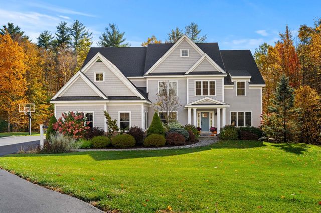 32 Settlers Court, Bedford, NH 03110