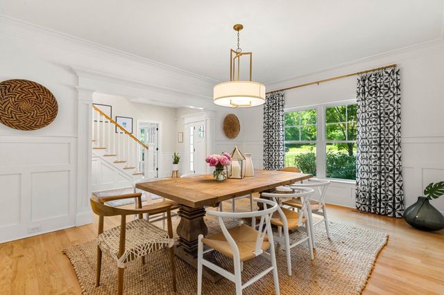32 Settlers Court, Bedford, NH 03110
