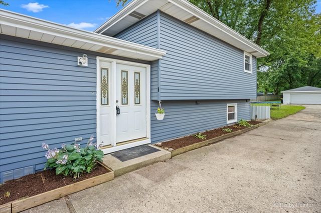 1N542 Goodrich Avenue, Glen Ellyn, IL 60137