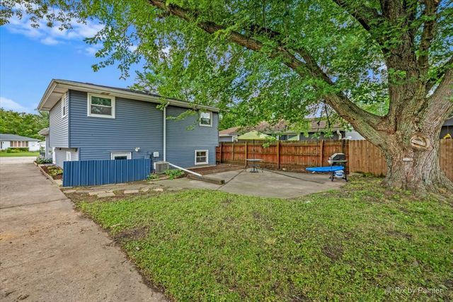 1N542 Goodrich Avenue, Glen Ellyn, IL 60137