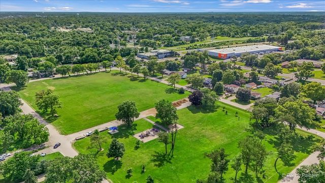 1N542 Goodrich Avenue, Glen Ellyn, IL 60137