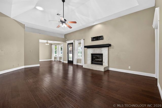2150 E 140th Place S, Bixby, OK 74008