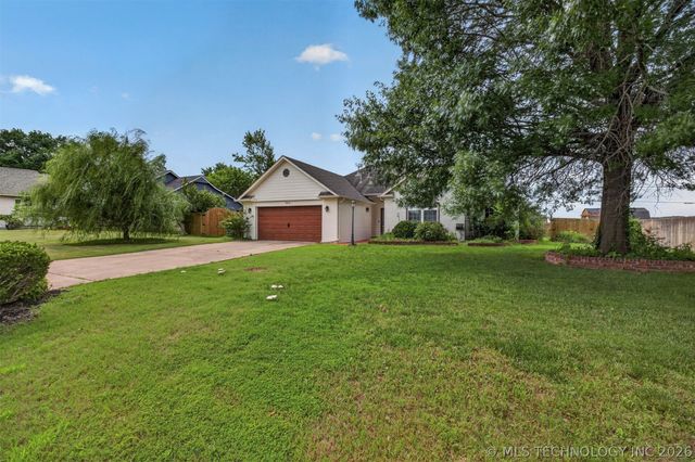 2150 E 140th Place S, Bixby, OK 74008