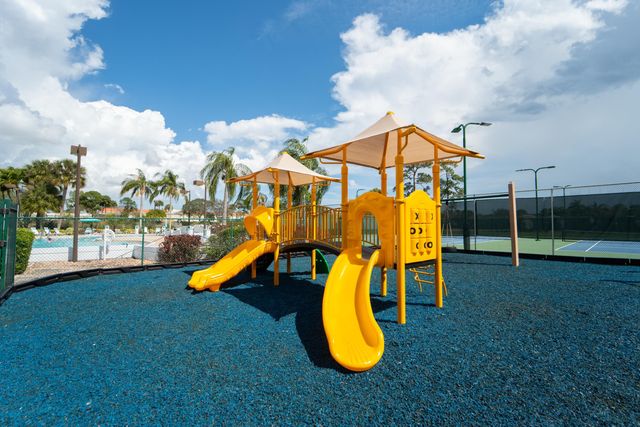 200 Trails End, West Palm Beach, FL 33413