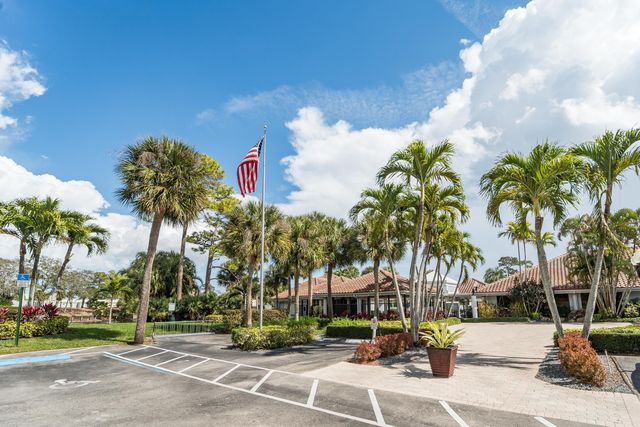 200 Trails End, West Palm Beach, FL 33413