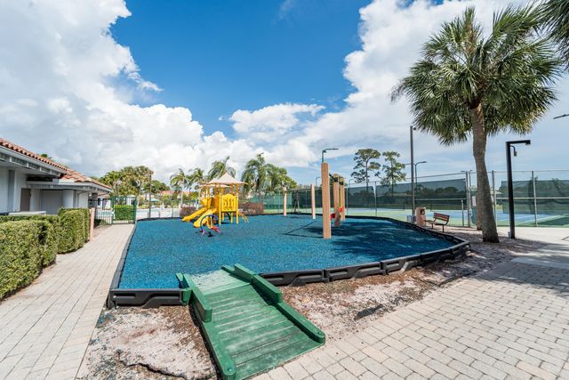 200 Trails End, West Palm Beach, FL 33413