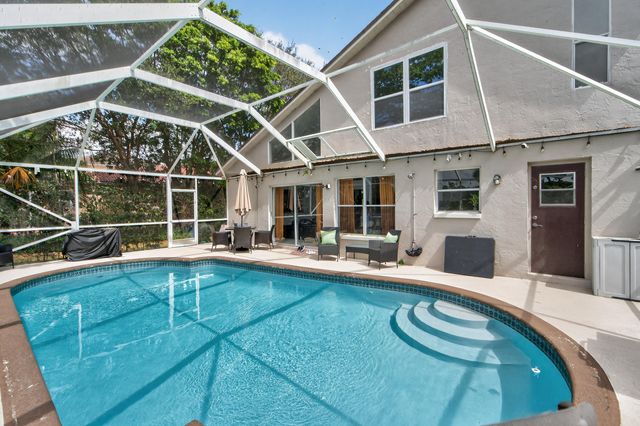 200 Trails End, West Palm Beach, FL 33413