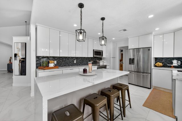 200 Trails End, West Palm Beach, FL 33413