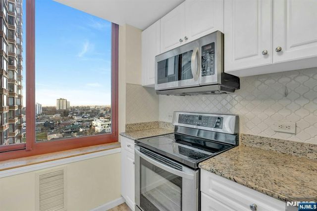 100 Old Palisade 3101, Fort Lee, NJ 07024