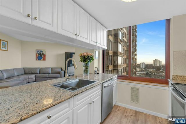 100 Old Palisade 3101, Fort Lee, NJ 07024