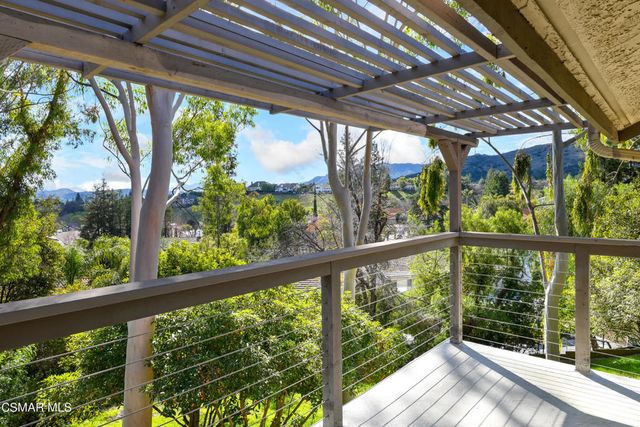 2 Sparrowhawk Lane, Oak Park, CA 91377