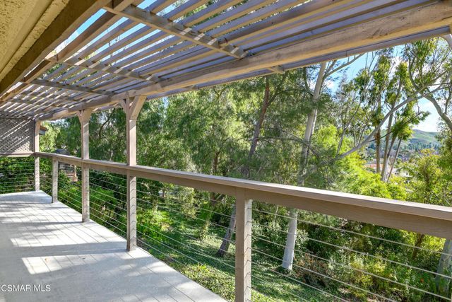 2 Sparrowhawk Lane, Oak Park, CA 91377