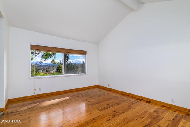 2 Sparrowhawk Lane, Oak Park, CA 91377