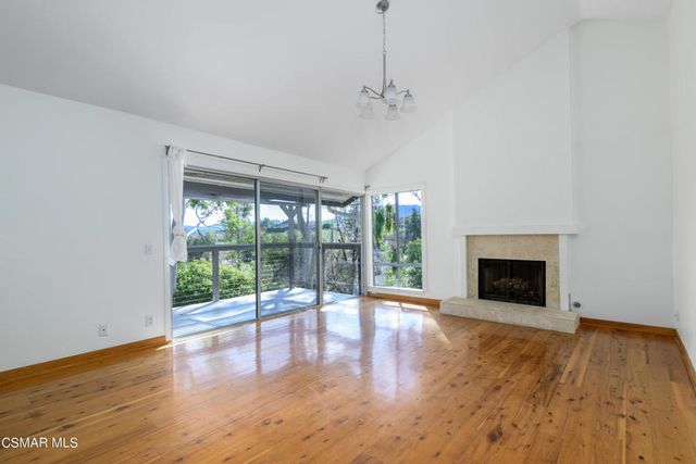 2 Sparrowhawk Lane, Oak Park, CA 91377