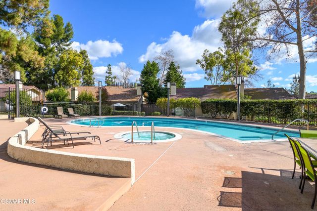 2 Sparrowhawk Lane, Oak Park, CA 91377