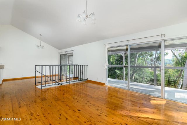 2 Sparrowhawk Lane, Oak Park, CA 91377
