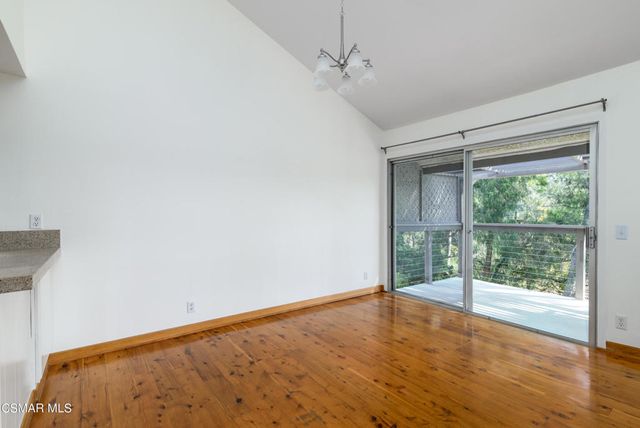 2 Sparrowhawk Lane, Oak Park, CA 91377