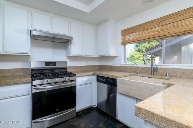 2 Sparrowhawk Lane, Oak Park, CA 91377