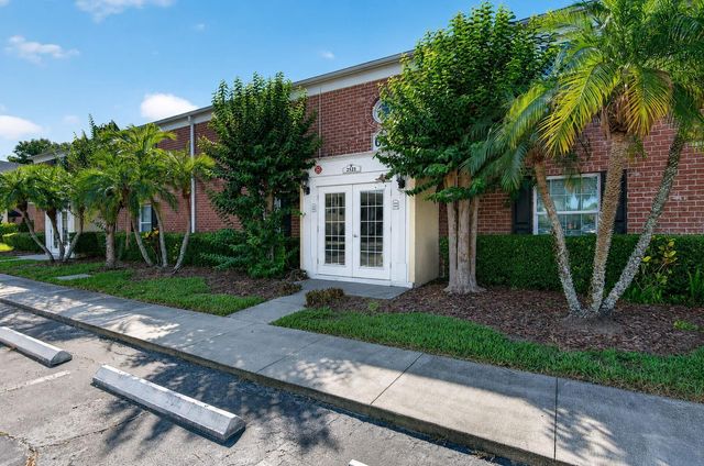 2521 CEDAR CYPRESS COURT 101, Tampa, FL 33618
