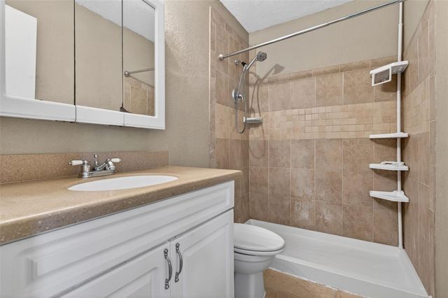 2521 CEDAR CYPRESS COURT 101, Tampa, FL 33618