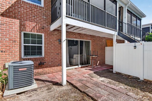 2521 CEDAR CYPRESS COURT 101, Tampa, FL 33618
