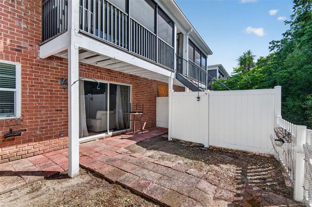 2521 CEDAR CYPRESS COURT 101, Tampa, FL 33618