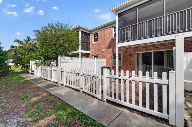 2521 CEDAR CYPRESS COURT 101, Tampa, FL 33618