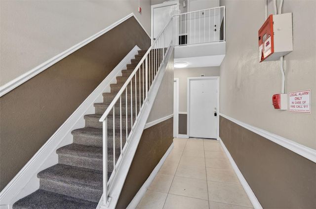 2521 CEDAR CYPRESS COURT 101, Tampa, FL 33618