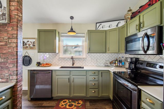 107 Hawea LN, Bastrop, TX 78602