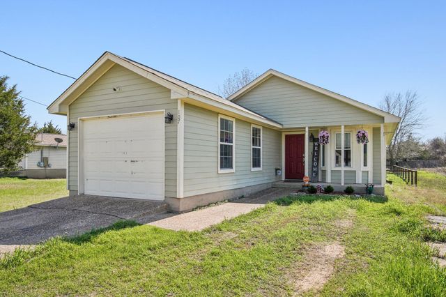 107 Hawea LN, Bastrop, TX 78602