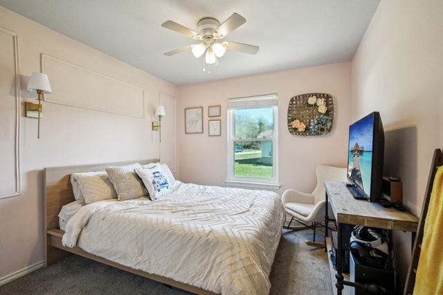 107 Hawea LN, Bastrop, TX 78602