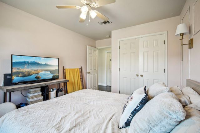 107 Hawea LN, Bastrop, TX 78602