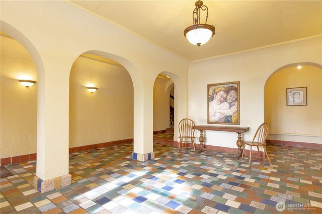 16 Valley Street, Seattle, WA 98109