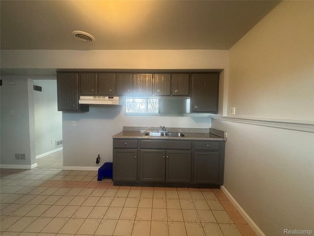 423 SHOTKA Street, Westland, MI 48186